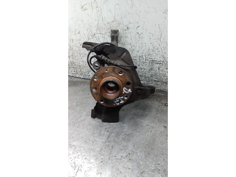 Recambio de mangueta delantera izquierda para opel corsa e color edition ecoflex referencia OEM IAM   14