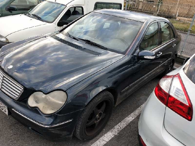 mercedes clase c (w203) berlina del año 2002