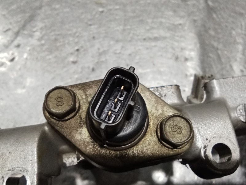 Recambio de rampa inyectora para mitsubishi montero pinin (h60/h70) 2000 gdi (5-ptas.) referencia OEM IAM MR560127 EIT18871 