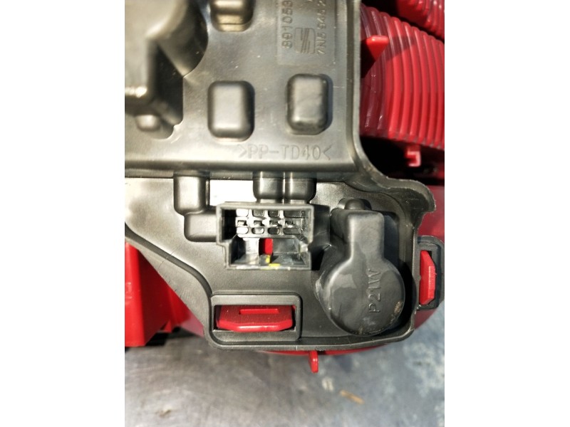 Recambio de piloto trasero derecho interior para seat alhambra (710, 711) 2.0 tdi referencia OEM IAM 7N5945094E 89504983 11