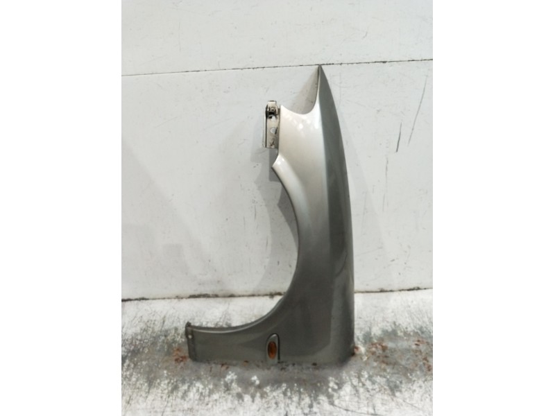 Recambio de aleta delantera izquierda para opel vectra b hatchback (j96) 2.0 i 16v (f68) referencia OEM IAM   99