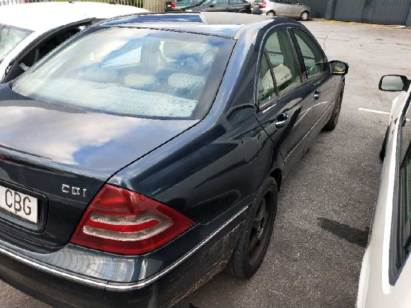 mercedes clase c (w203) berlina del año 2002