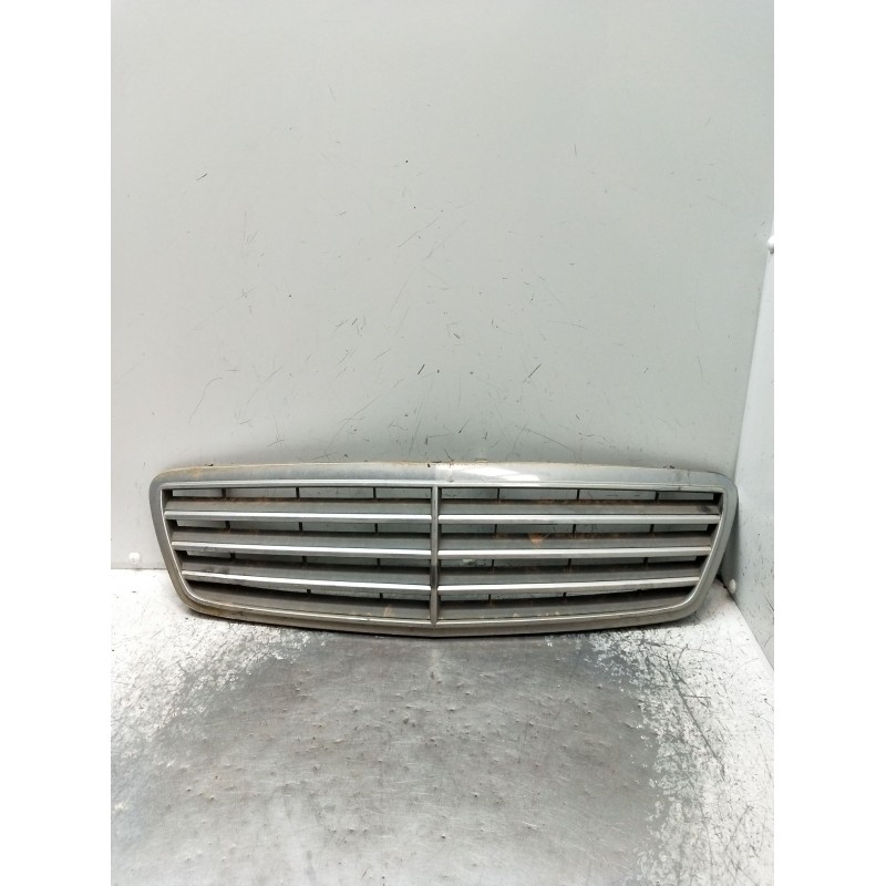 Recambio de rejilla delantera para mercedes-benz clase c (w203) familiar c 180 t compressor (203.246) referencia OEM IAM   04