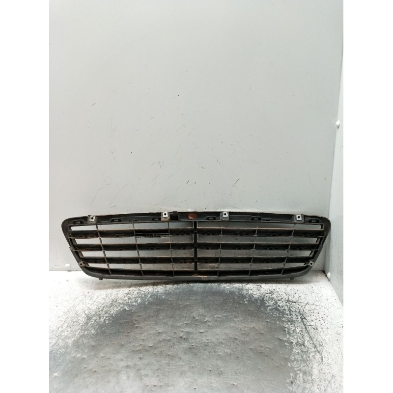 Recambio de rejilla delantera para mercedes-benz clase c (w203) familiar c 180 t compressor (203.246) referencia OEM IAM   04