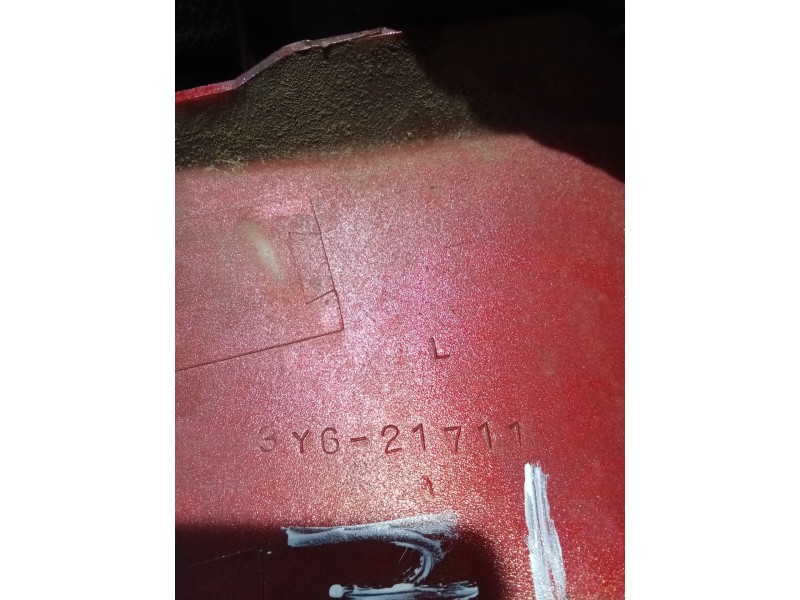 Recambio de moldura para yamaha sr sr 250 (3y8) referencia OEM IAM 3Y621711  IZQUIERDA