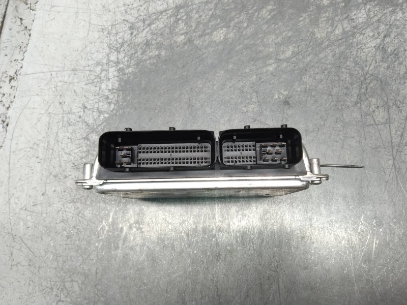 Recambio de centralita motor uce para audi a4 berlina (8e) 2.0 referencia OEM IAM 0261207978 8E0909557H ME75