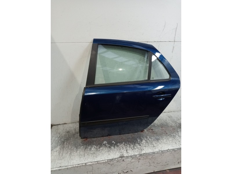 Recambio de puerta trasera izquierda para renault laguna ii (bg0/1_) 2.0 16v (bg00, bg0k, bg0p, bg0w) referencia OEM IAM   4P