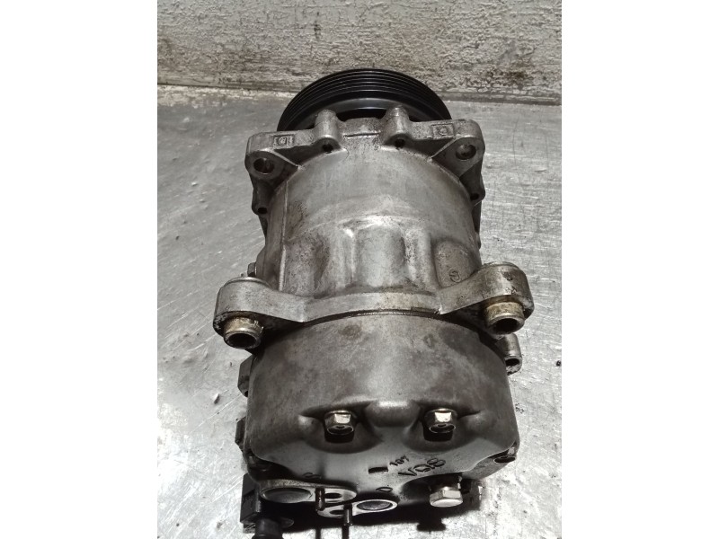 Recambio de compresor aire acondicionado para volkswagen golf iv (1j1) 1.9 tdi referencia OEM IAM 1J0820803N  