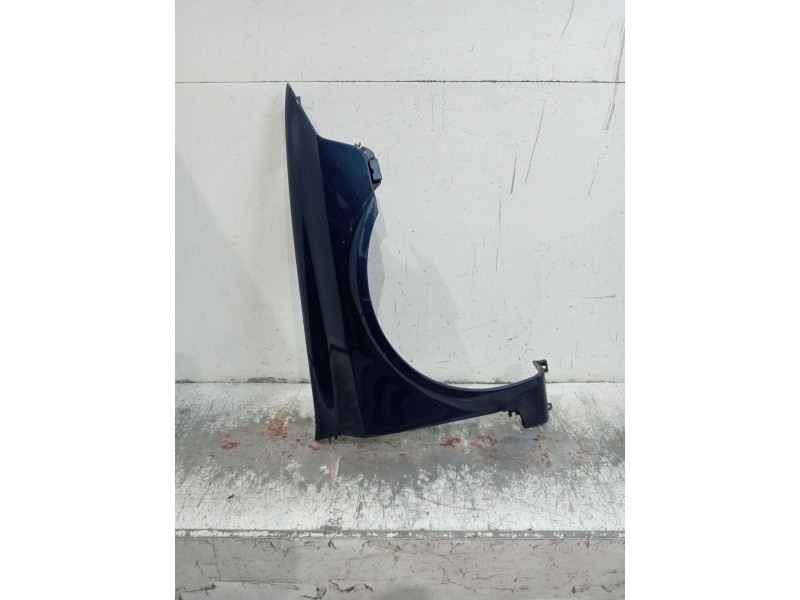 Recambio de aleta delantera derecha para renault laguna ii (bg0/1_) 2.0 16v (bg00, bg0k, bg0p, bg0w) referencia OEM IAM   