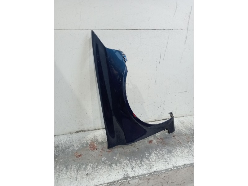 Recambio de aleta delantera derecha para renault laguna ii (bg0/1_) 2.0 16v (bg00, bg0k, bg0p, bg0w) referencia OEM IAM   