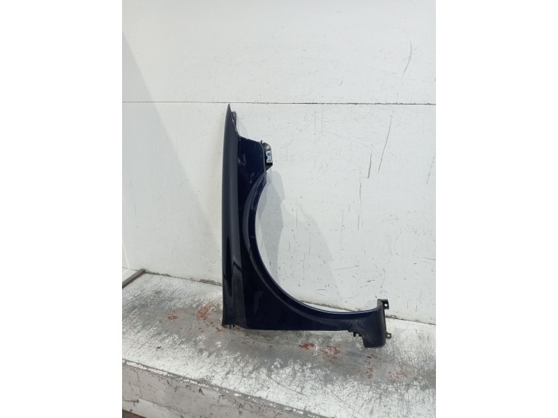 Recambio de aleta delantera derecha para renault laguna ii (bg0/1_) 2.0 16v (bg00, bg0k, bg0p, bg0w) referencia OEM IAM   