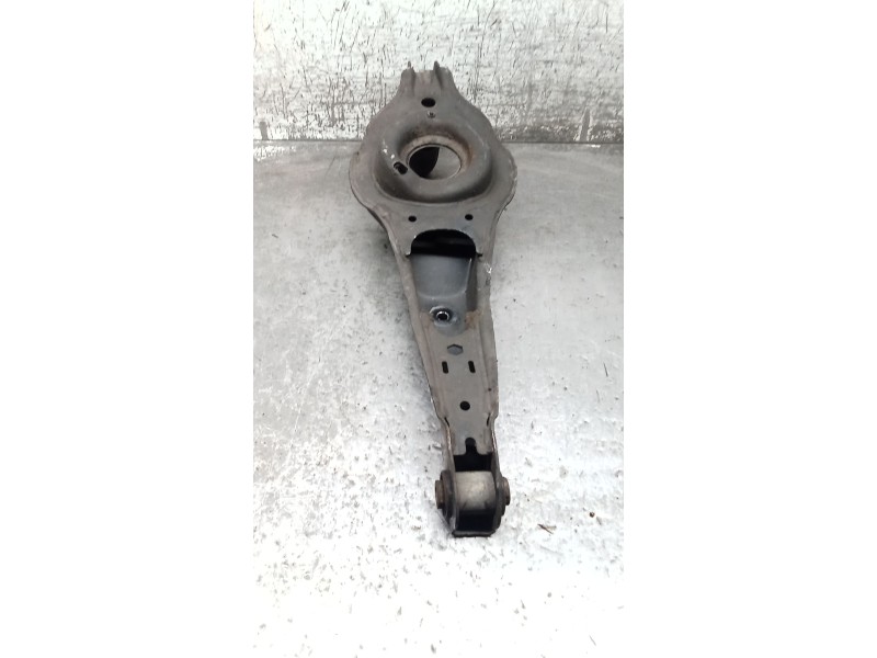 Recambio de brazo suspension inferior trasero izquierdo para ford focus ii (da_, hcp, dp) 1.8 tdci referencia OEM IAM   05