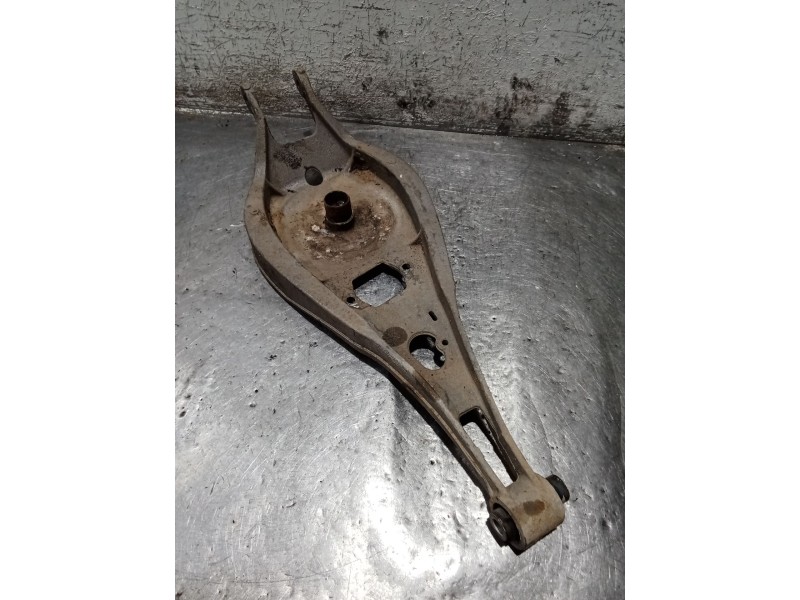 Recambio de brazo suspension superior trasero derecho para bmw 3 touring (e46) 320 d referencia OEM IAM 10948900  