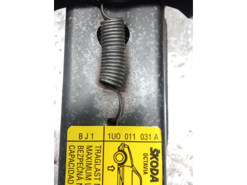 Recambio de gato para seat leon (1m1) 1.6 16 v referencia OEM IAM 1U0011031  99