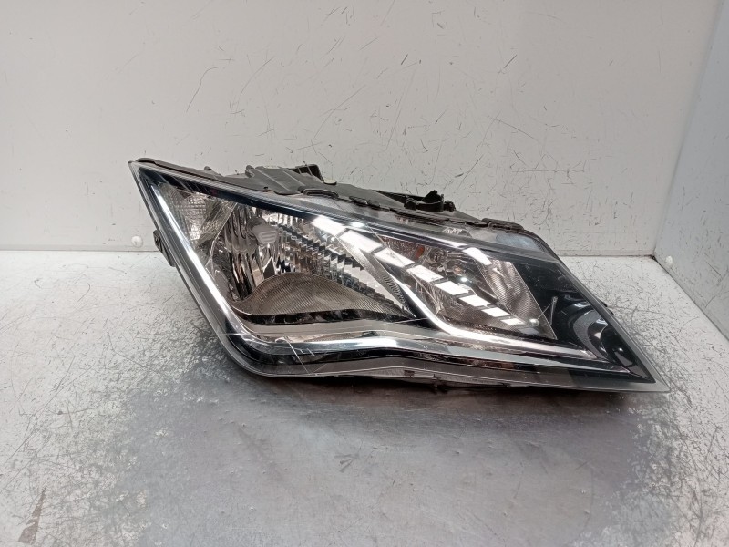 Recambio de faro derecho para seat leon (5f1) referencia OEM IAM 5F1941006A 90010799 OJO VER FOTOS