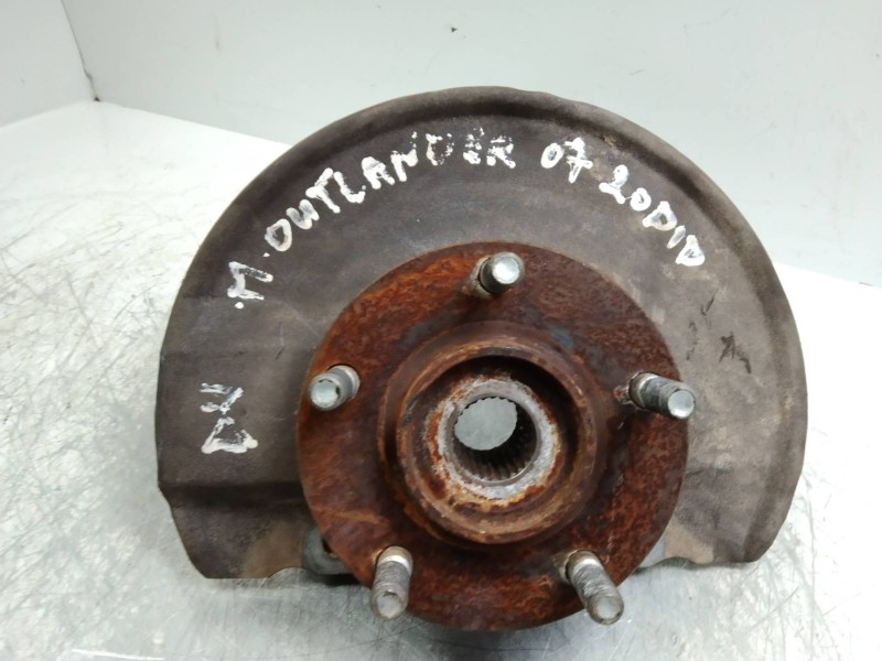 Recambio de mangueta delantera derecha para mitsubishi outlander (cw0) 2.0 di-d intense referencia OEM IAM   