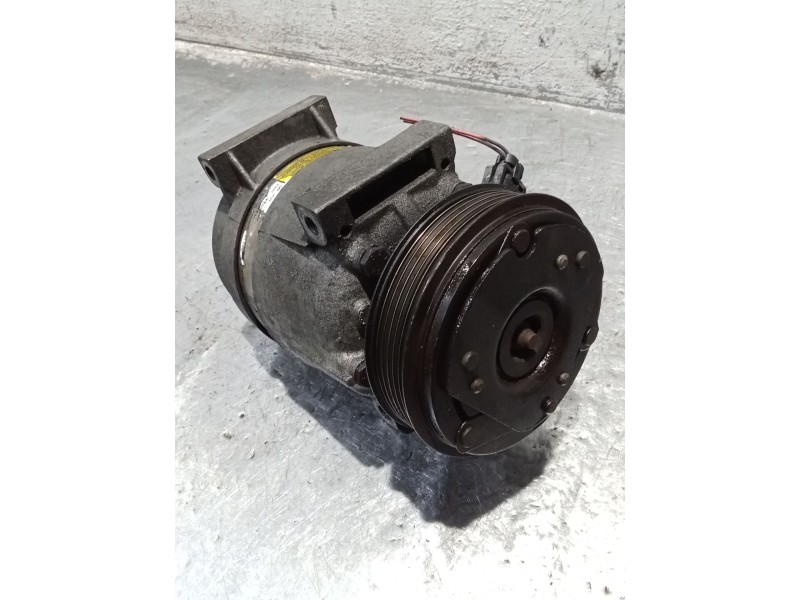 Recambio de compresor aire acondicionado para renault laguna ii (bg0/1_) 2.0 16v (bg00, bg0k, bg0p, bg0w) referencia OEM IAM 820