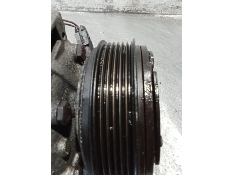 Recambio de compresor aire acondicionado para renault laguna ii (bg0/1_) 2.0 16v (bg00, bg0k, bg0p, bg0w) referencia OEM IAM 820