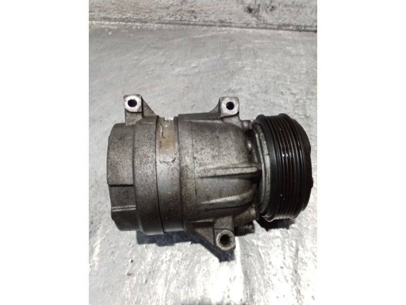 Recambio de compresor aire acondicionado para renault laguna ii (bg0/1_) 2.0 16v (bg00, bg0k, bg0p, bg0w) referencia OEM IAM 820