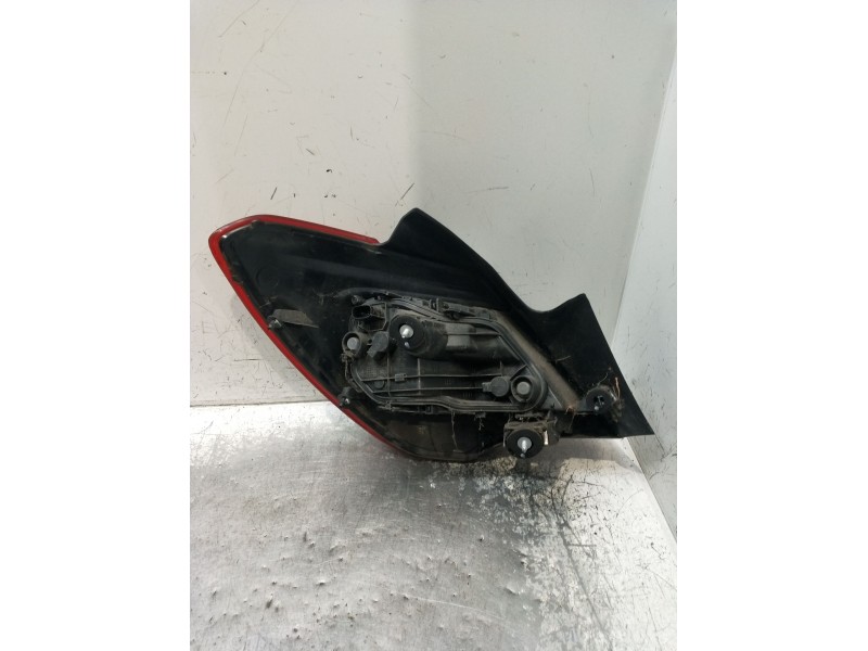 Recambio de piloto trasero derecho para opel corsa e color edition ecoflex referencia OEM IAM   14