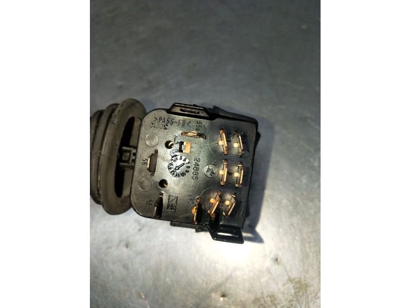 Recambio de mando luces para opel vectra b hatchback (j96) 2.0 i 16v (f68) referencia OEM IAM 90221174 90181846 90213325 99