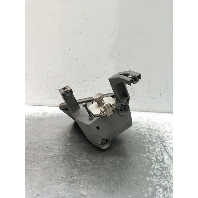 Recambio de faro antiniebla izquierdo para opel vectra b hatchback (j96) 2.0 i 16v (f68) referencia OEM IAM   99