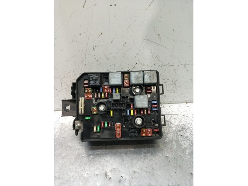 Recambio de caja reles / fusibles para opel corsa e color edition ecoflex referencia OEM IAM 13430533AA 00002333 14