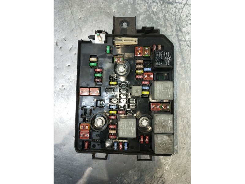 Recambio de caja reles / fusibles para opel corsa e color edition ecoflex referencia OEM IAM 13430533AA 00002333 14