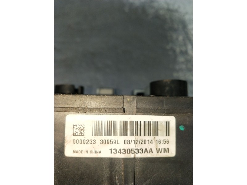 Recambio de caja reles / fusibles para opel corsa e color edition ecoflex referencia OEM IAM 13430533AA 00002333 14