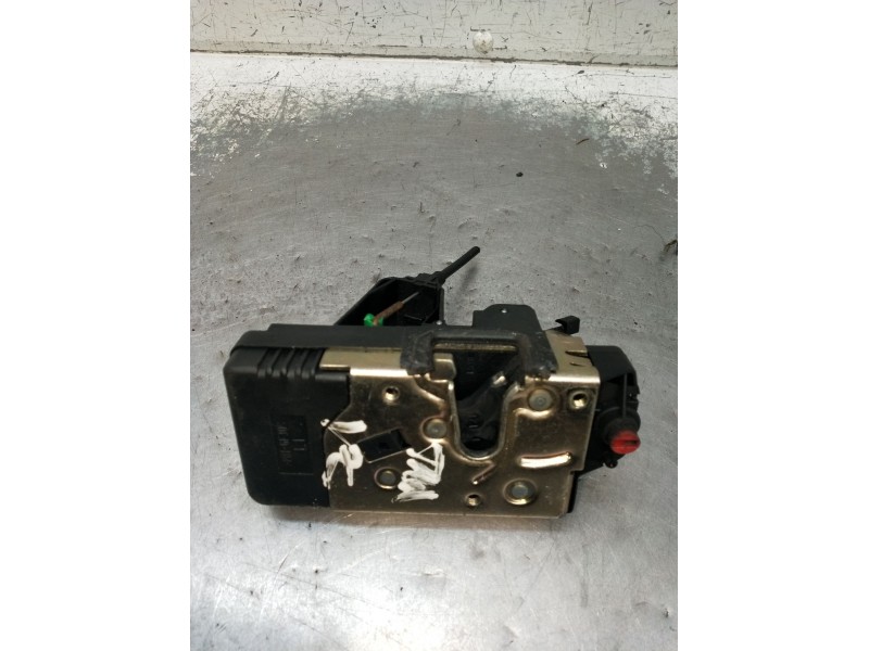 Recambio de motor cierre centralizado trasero izquierdo para opel vectra b hatchback (j96) 2.0 i 16v (f68) referencia OEM IAM 90