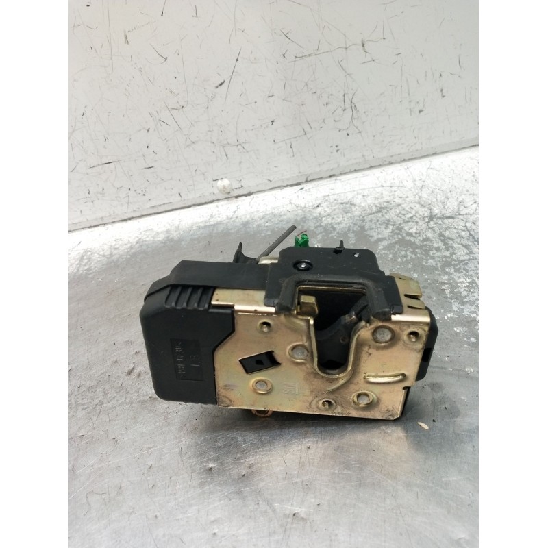 Recambio de motor cierre centralizado delantero izquierdo para opel vectra b hatchback (j96) 2.0 i 16v (f68) referencia OEM IAM 