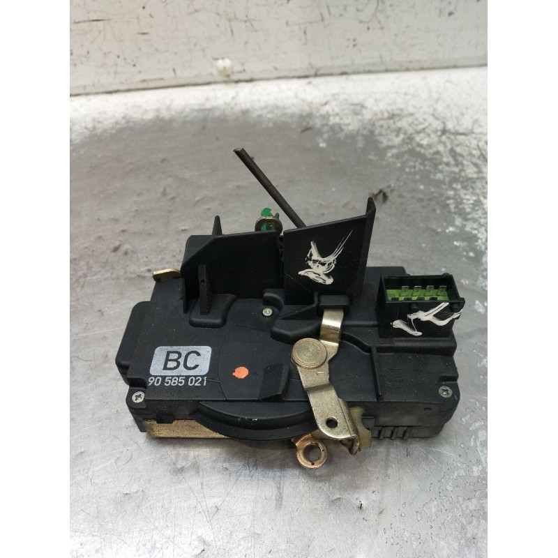 Recambio de motor cierre centralizado delantero izquierdo para opel vectra b hatchback (j96) 2.0 i 16v (f68) referencia OEM IAM 