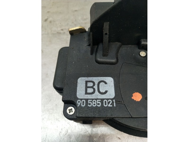 Recambio de motor cierre centralizado delantero izquierdo para opel vectra b hatchback (j96) 2.0 i 16v (f68) referencia OEM IAM 