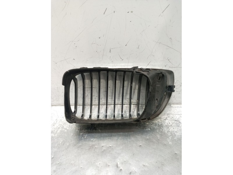 Recambio de rejilla delantera para bmw 3 touring (e46) 320 d referencia OEM IAM  DERECHA 01