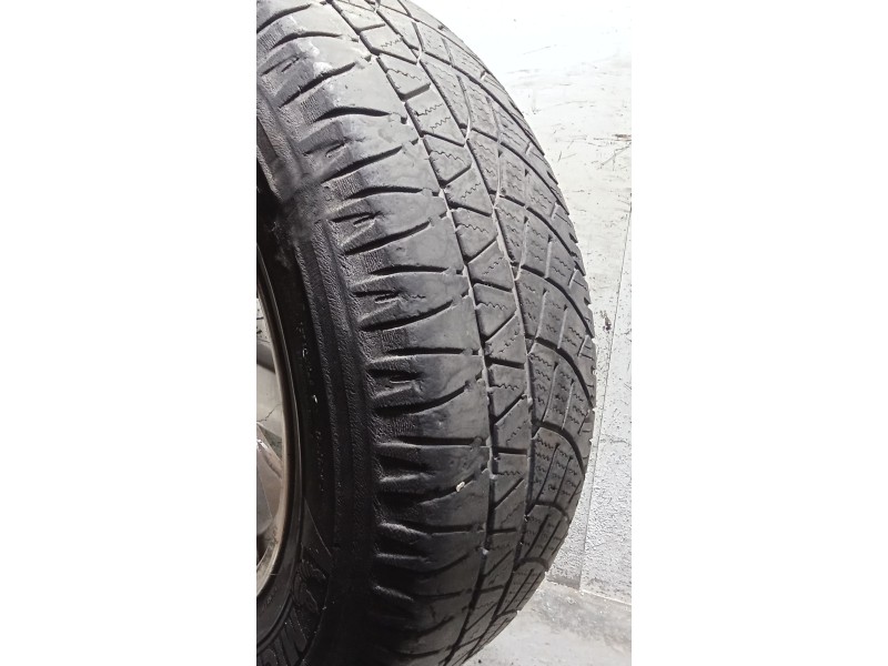Recambio de juego llantas para jeep cherokee (kj) 2.8 crd 4x4 referencia OEM IAM 235/65 R17 104S JUEGO DE 5 LLANTAS 