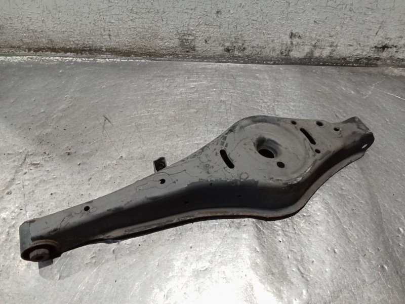 Recambio de brazo suspension inferior trasero izquierdo para skoda suberb (3t4) ambition referencia OEM IAM   08