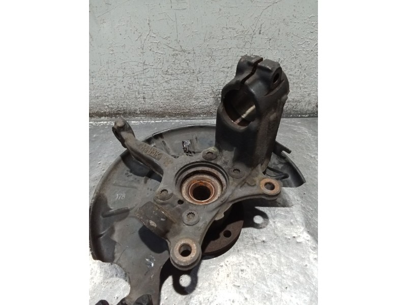 Recambio de mangueta delantera izquierda para skoda suberb (3t4) ambition referencia OEM IAM   08