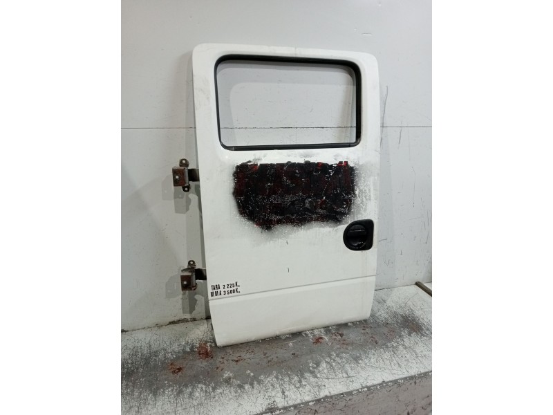Recambio de puerta trasera izquierda para nissan cabstar (f24m, f24w) 35.13 dci, 45.13 dci 2.5 (f24m) referencia OEM IAM  4P 09