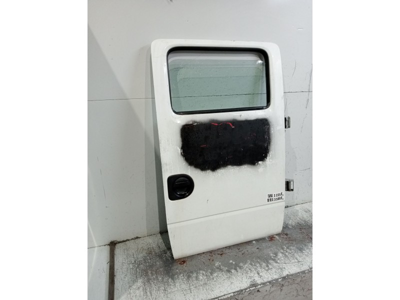 Recambio de puerta trasera derecha para nissan cabstar (f24m, f24w) 35.13 dci, 45.13 dci 2.5 (f24m) referencia OEM IAM  4P 09