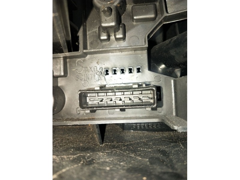 Recambio de piloto trasero izquierdo para citroën saxo (s0, s1) 1.5 d referencia OEM IAM   98