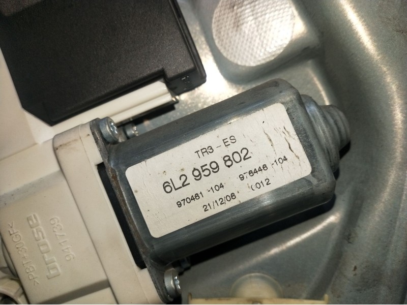 Recambio de elevalunas delantero izquierdo para seat ibiza iii (6l1) 1.9 tdi referencia OEM IAM 6L2959802 3P 06