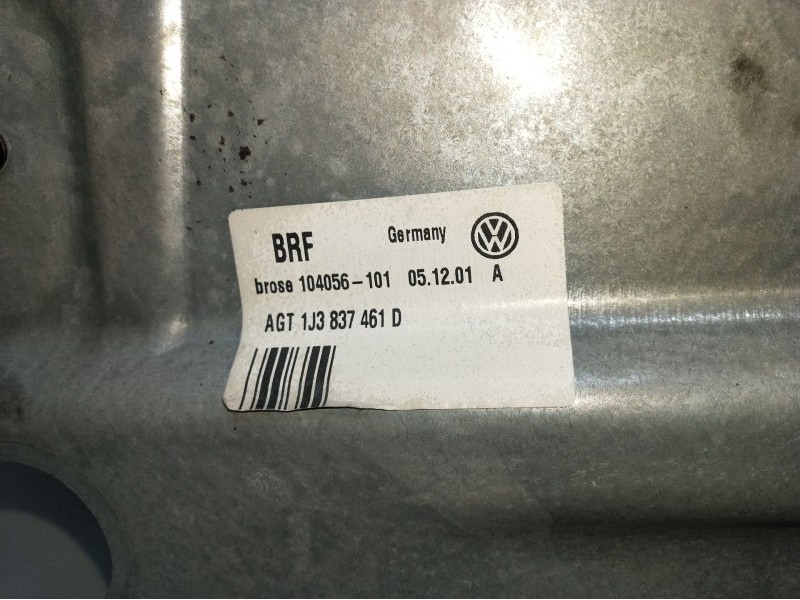 Recambio de elevalunas delantero izquierdo para volkswagen golf iv (1j1) 1.9 tdi referencia OEM IAM 1J3837461D 3P 98