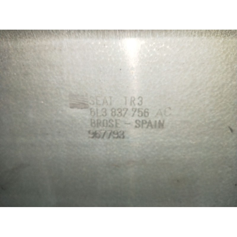 Recambio de elevalunas delantero derecho para seat ibiza iii (6l1) 1.9 tdi referencia OEM IAM 6L3837756AC 5P 06