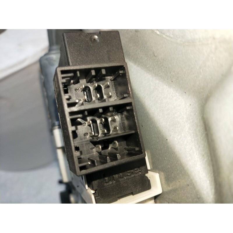 Recambio de elevalunas delantero derecho para seat ibiza iii (6l1) 1.9 tdi referencia OEM IAM 6L3837756AC 5P 06