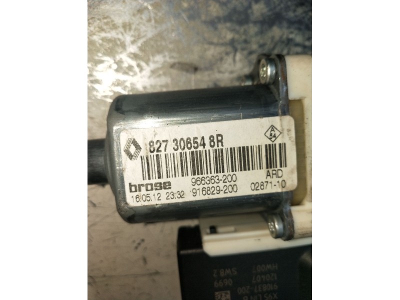 Recambio de elevalunas trasero derecho para renault clio ii fase ii (b/cb0) authentique referencia OEM IAM 82730654BR 5P 