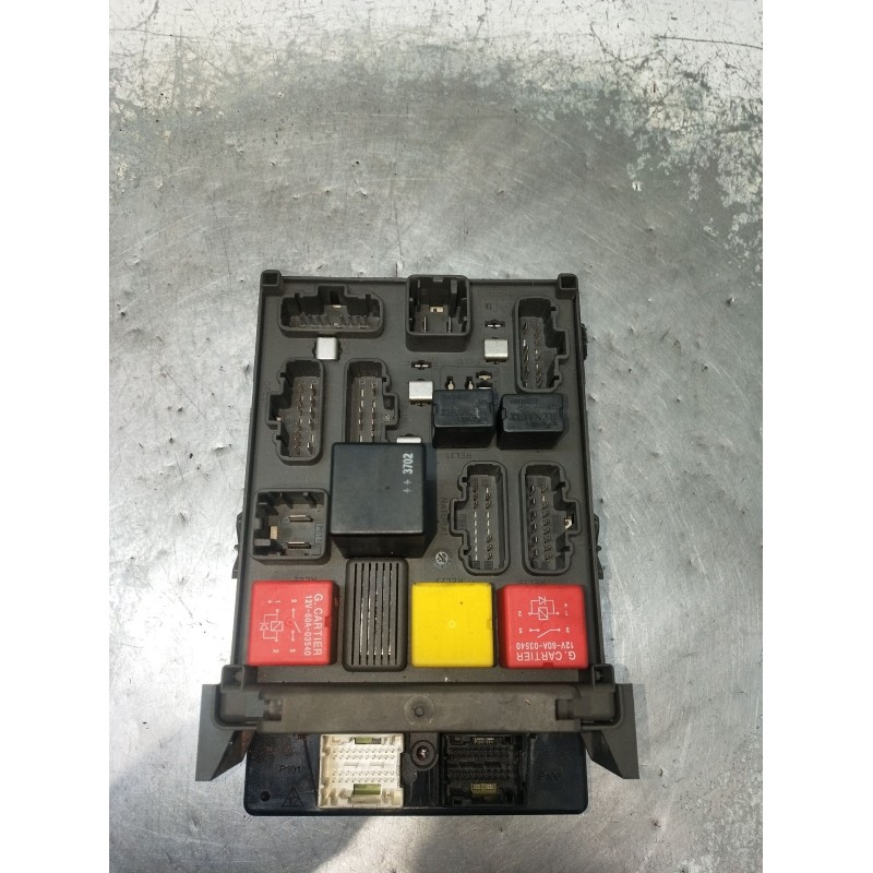 Recambio de caja reles / fusibles para renault laguna ii (bg0/1_) 2.0 16v (bg00, bg0k, bg0p, bg0w) referencia OEM IAM 8200228549