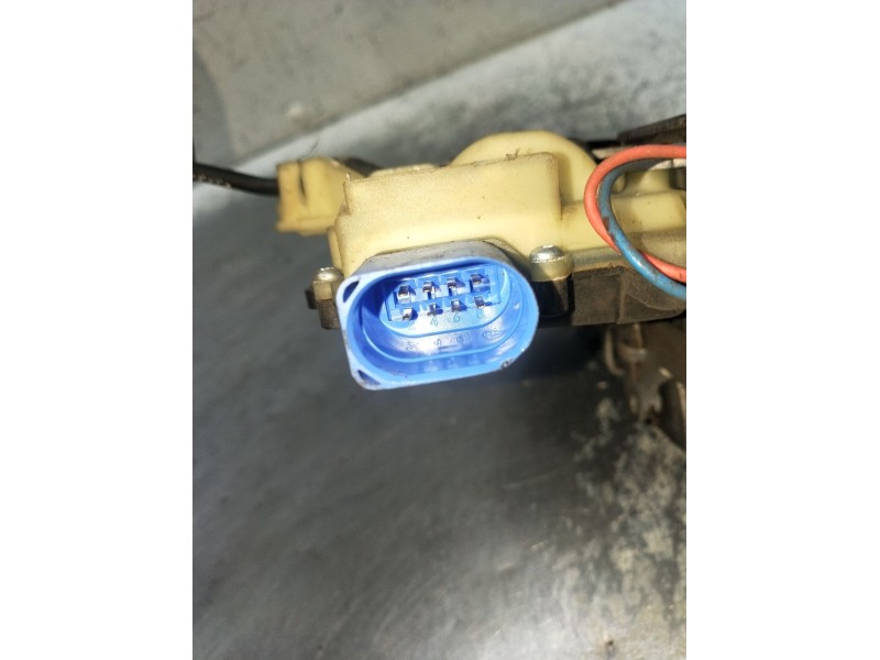 Recambio de motor cierre centralizado delantero derecho para seat ibiza iii (6l1) 1.9 tdi referencia OEM IAM  5P 06
