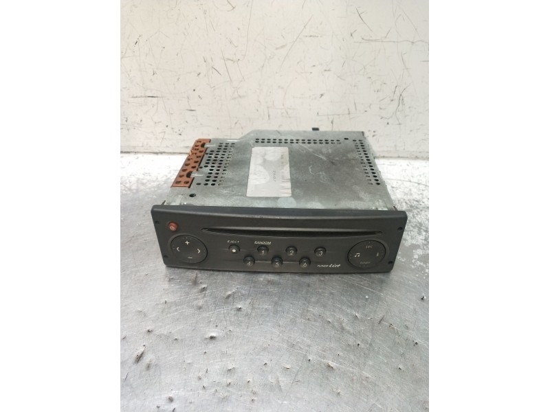 Recambio de sistema audio / radio cd para renault laguna ii (bg0/1_) 2.0 16v (bg00, bg0k, bg0p, bg0w) referencia OEM IAM 8200002