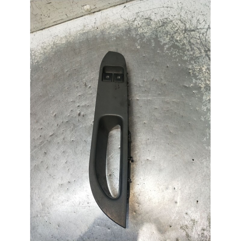 Recambio de mando elevalunas delantero izquierdo para seat ibiza iii (6l1) 1.9 tdi referencia OEM IAM 6L1867171F 3P 06