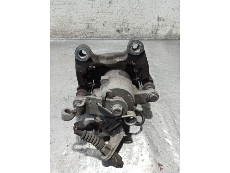 Recambio de pinza freno trasera derecha para skoda suberb (3t4) ambition referencia OEM IAM   08
